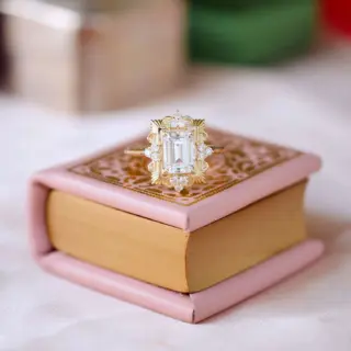 berlinger Jewelry Florentine ring featuring brilliant moissanite and delicate diamond accents