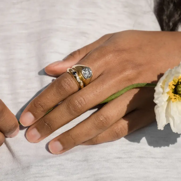 Model wearing the Demi Demi Plus 8 Ring, emphasizing its elegant and modern aesthetic.