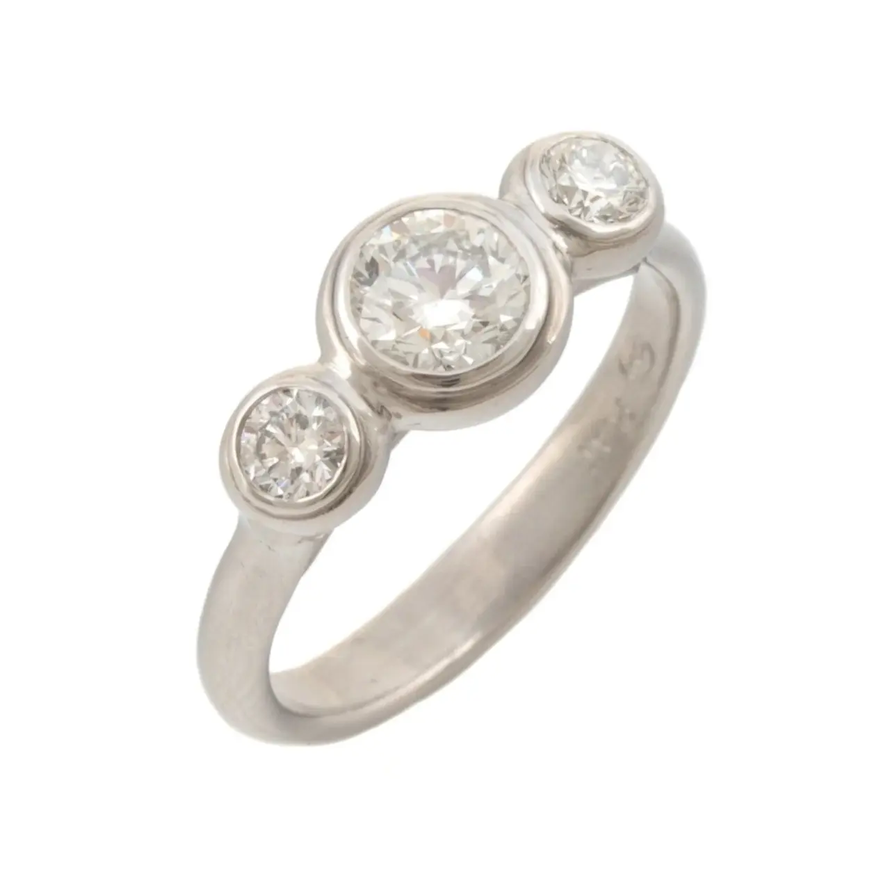 Platinum Lunette-style three-stone engagement ring featuring a 0.64ct round brilliant center diamond (SI2 clarity, H color) and two 0.15ct side diamonds (VS2 clarity, F-G color), totaling 0.94ct in diamond weight