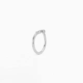 Elegant white gold Aubrey ring — curved 18 K band set with seven round diamonds (0.11 ct total), F/G color, SI1 clarity.
