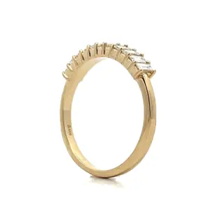 Minimalist Filigree stacking ring with baguette‑cut diamonds totalling 0.66 ct in warm 14k yellow gold