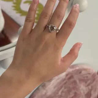 Heart‑cut grey sapphire heirloom bezel ring, custom‑cut 4.2 carat stone in white gold setting by Retrouvai