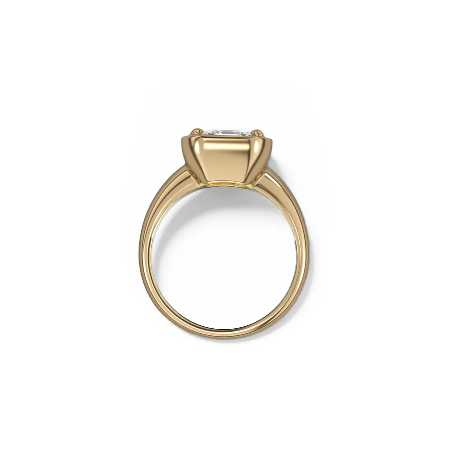 Close‑up of the Asscher cut diamond solitaire in yellow gold Club setting highlighting its geometric brilliance.