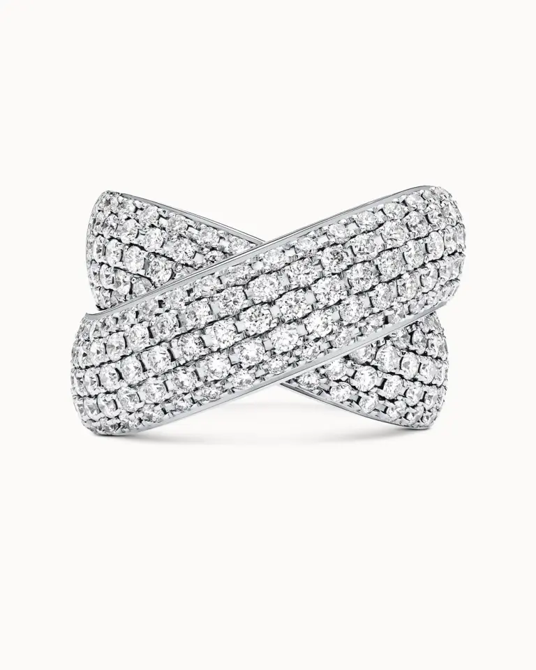 Van Bruun ring displayed on a hand, illustrating its elegant and timeless appeal