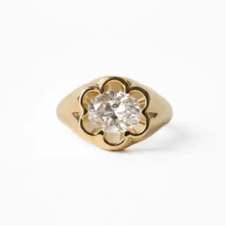 Flora East-West Oval Ring by June Rings featuring a 1.75-carat oval center stone in a petal bezel setting on a chunky 14k gold band