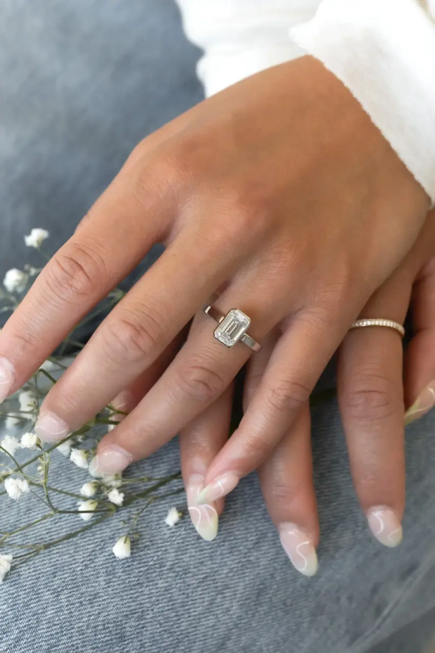 https://www.sarahojewelry.com/products/mto-elena-emerald-cut-solitaire-ring#!sku=210000030791